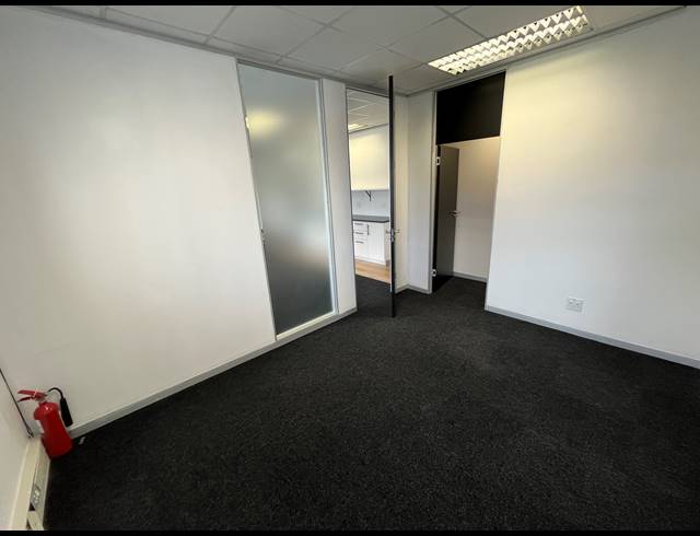 74M² OFFICE TO LET IN CONSTANTIA